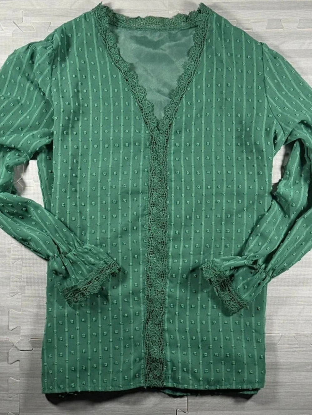 Green Swiss Dot Lace Trim V-Neck Blouse XL Long Sleeve Ruffle Cuff Top